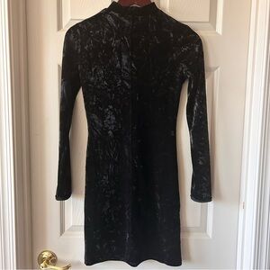 Urban Outfitters Black Crushed Velvet Long Sleeve Bodycon Mini Dress – Size S